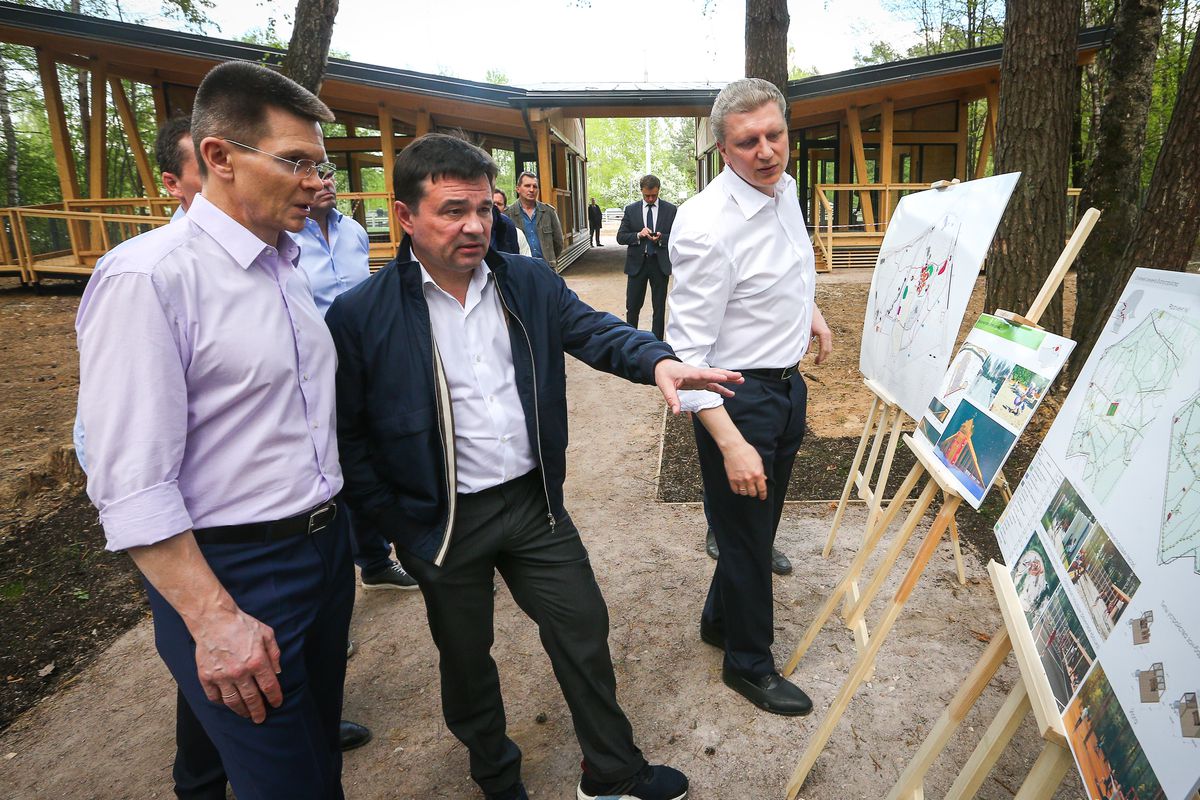 Андрей Воробьев губернатор московской области - Проверка хода строительства детского парка в «Раздорах» Андрей Воробьев губернатор московской области - Проверка хода строительства детского парка в «Раздорах»
