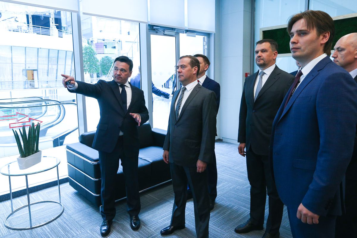 Андрей Воробьев губернатор московской области - Дмитрий Медведев осмотрел центр управления регионом в Московской области Андрей Воробьев губернатор московской области - Дмитрий Медведев осмотрел центр управления регионом в Московской области