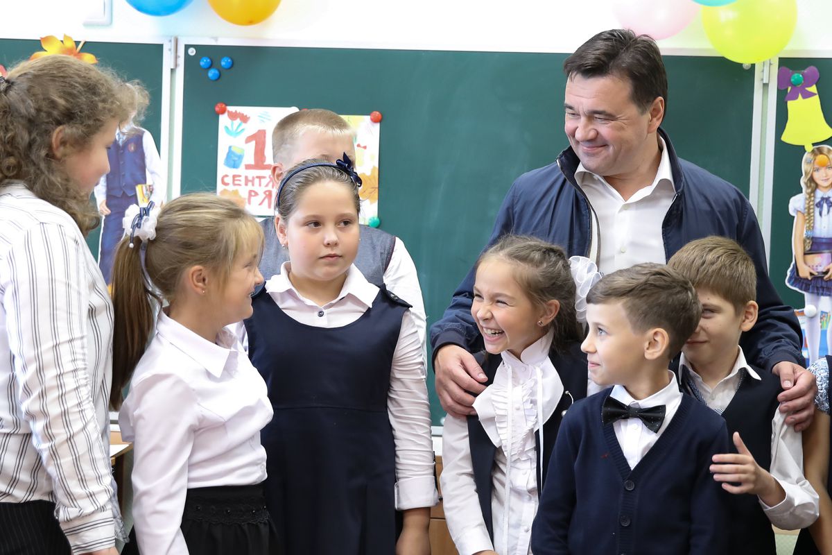 Андрей Воробьев губернатор московской области - Сытые и образованные: губернатор проверил, как кормят учеников малокомплектных школ