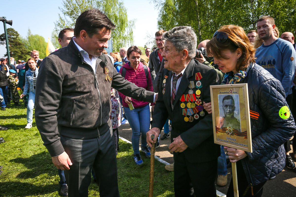 Андрей Воробьев губернатор московской области - Акция «Бессмертный полк» в Истре Андрей Воробьев губернатор московской области - Акция «Бессмертный полк» в Истре