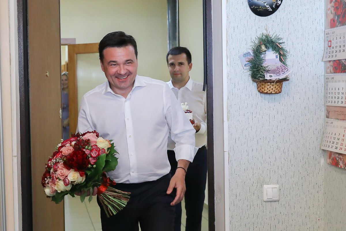 Андрей Воробьев губернатор московской области - Губернатор поздравил подмосковную пару с Днем семьи, любви и верности Андрей Воробьев губернатор московской области - Губернатор поздравил подмосковную пару с Днем семьи, любви и верности
