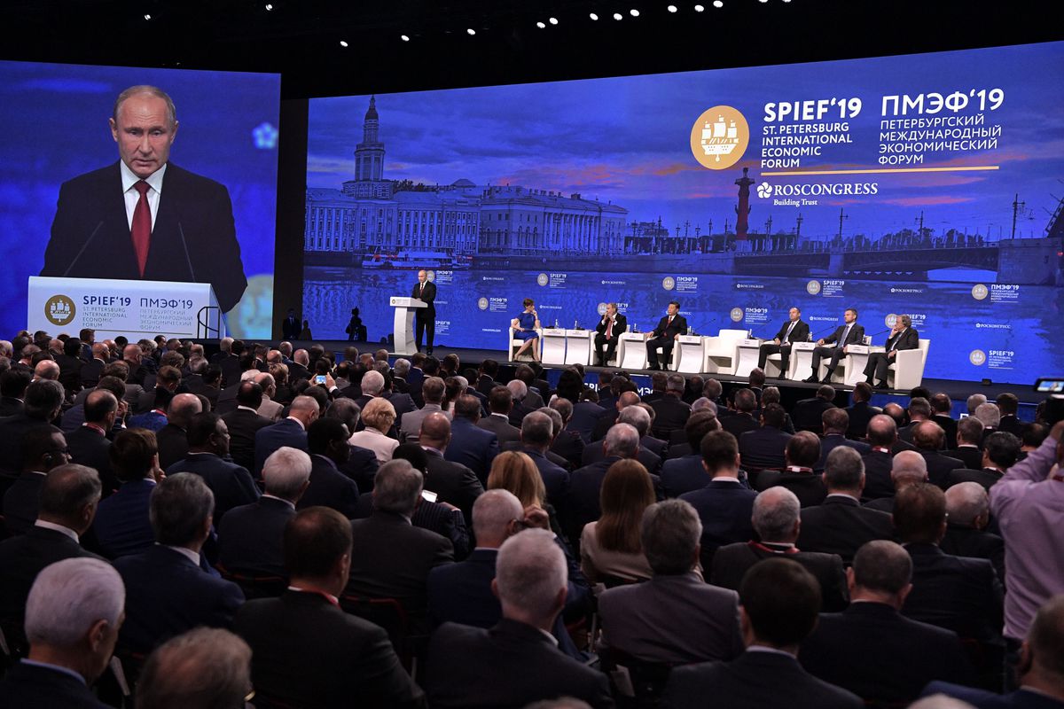 Андрей Воробьев губернатор московской области - Второй день ПМЭФ-2019 Андрей Воробьев губернатор московской области - Второй день ПМЭФ-2019