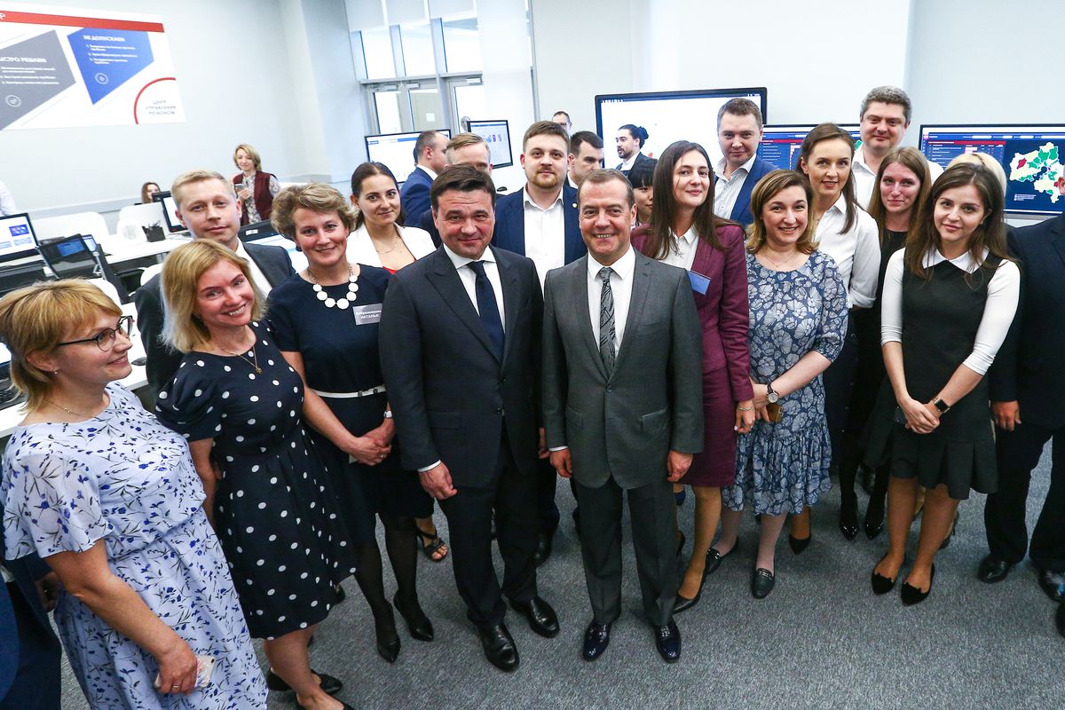 Андрей Воробьев губернатор московской области - Дмитрий Медведев осмотрел центр управления регионом в Московской области Андрей Воробьев губернатор московской области - Дмитрий Медведев осмотрел центр управления регионом в Московской области