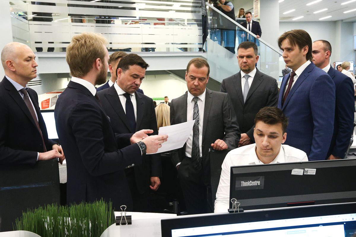 Андрей Воробьев губернатор московской области - Дмитрий Медведев осмотрел центр управления регионом в Московской области Андрей Воробьев губернатор московской области - Дмитрий Медведев осмотрел центр управления регионом в Московской области
