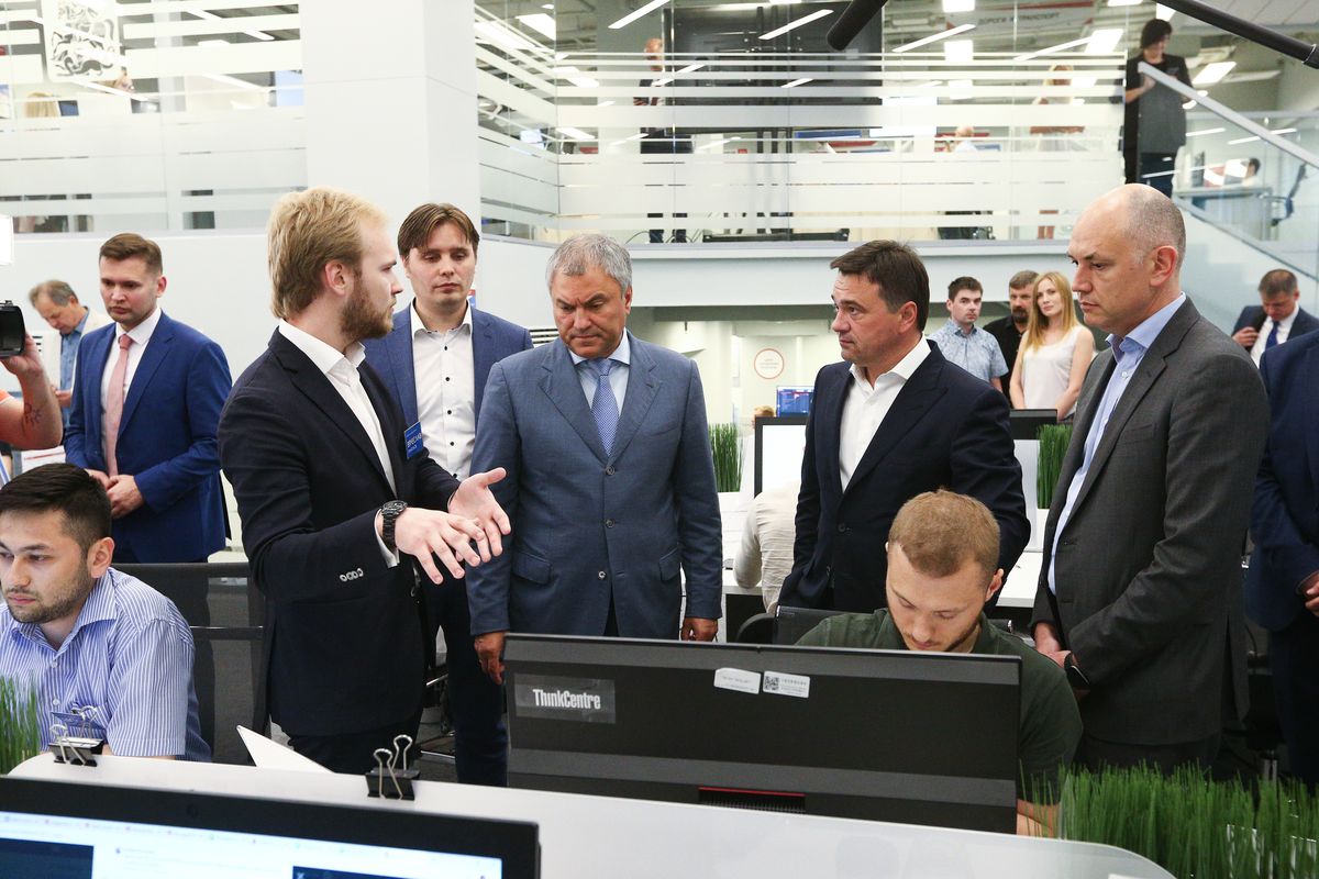 Андрей Воробьев губернатор московской области - Вячеслав Володин ознакомился с работой подмосковного ЦУРа Андрей Воробьев губернатор московской области - Вячеслав Володин ознакомился с работой подмосковного ЦУРа