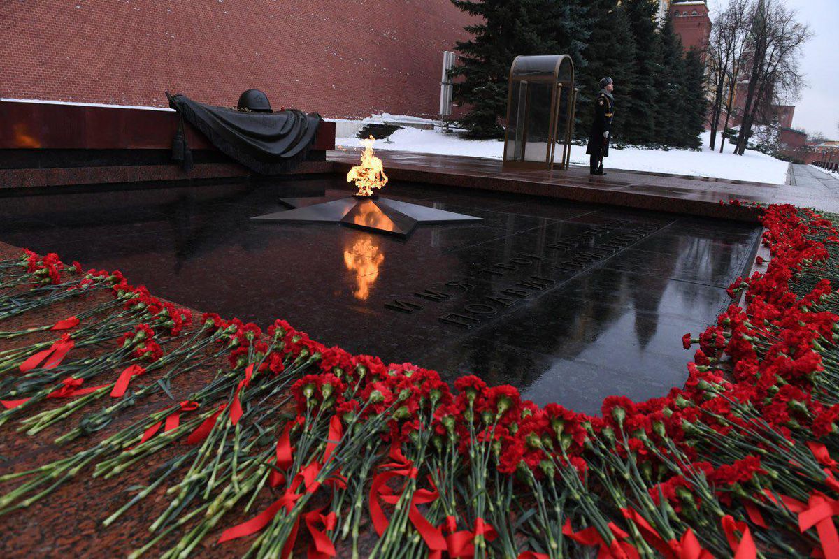 Фото памятник неизвестному солдату у кремлевской стены