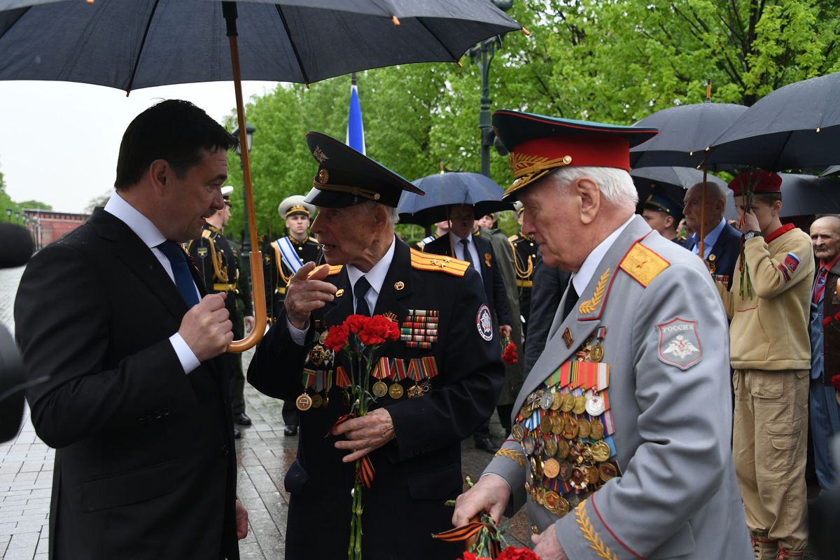 Андрей Воробьев губернатор московской области - Делегация Подмосковья возложила цветы к Могиле Неизвестного Солдата Андрей Воробьев губернатор московской области - Делегация Подмосковья возложила цветы к Могиле Неизвестного Солдата