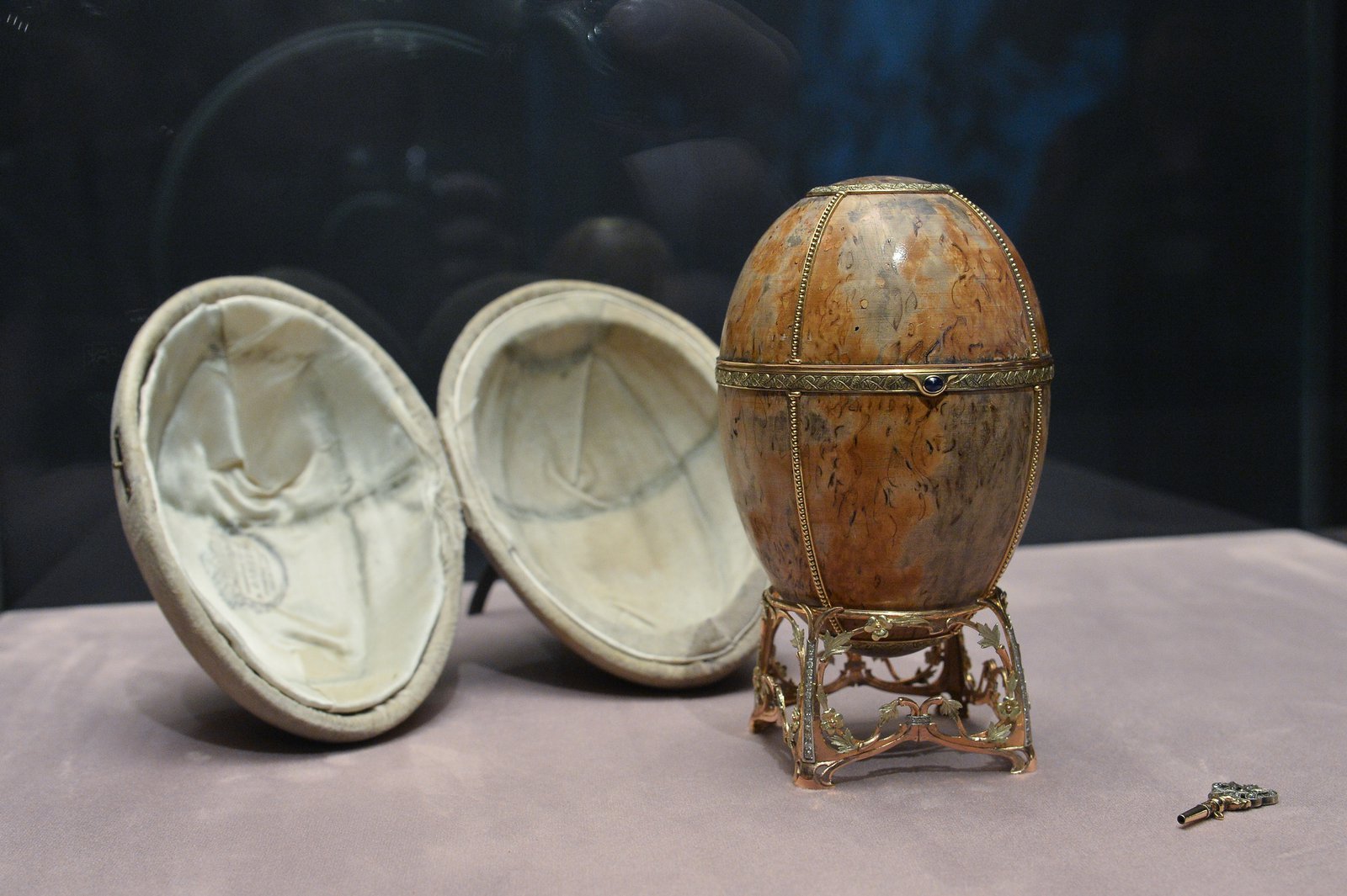 Яйца фаберже музей. Перхин фаберже. Яйца фаберже перхин. Мастер фаберже из карелии. Перхин ювелир фаберже.
