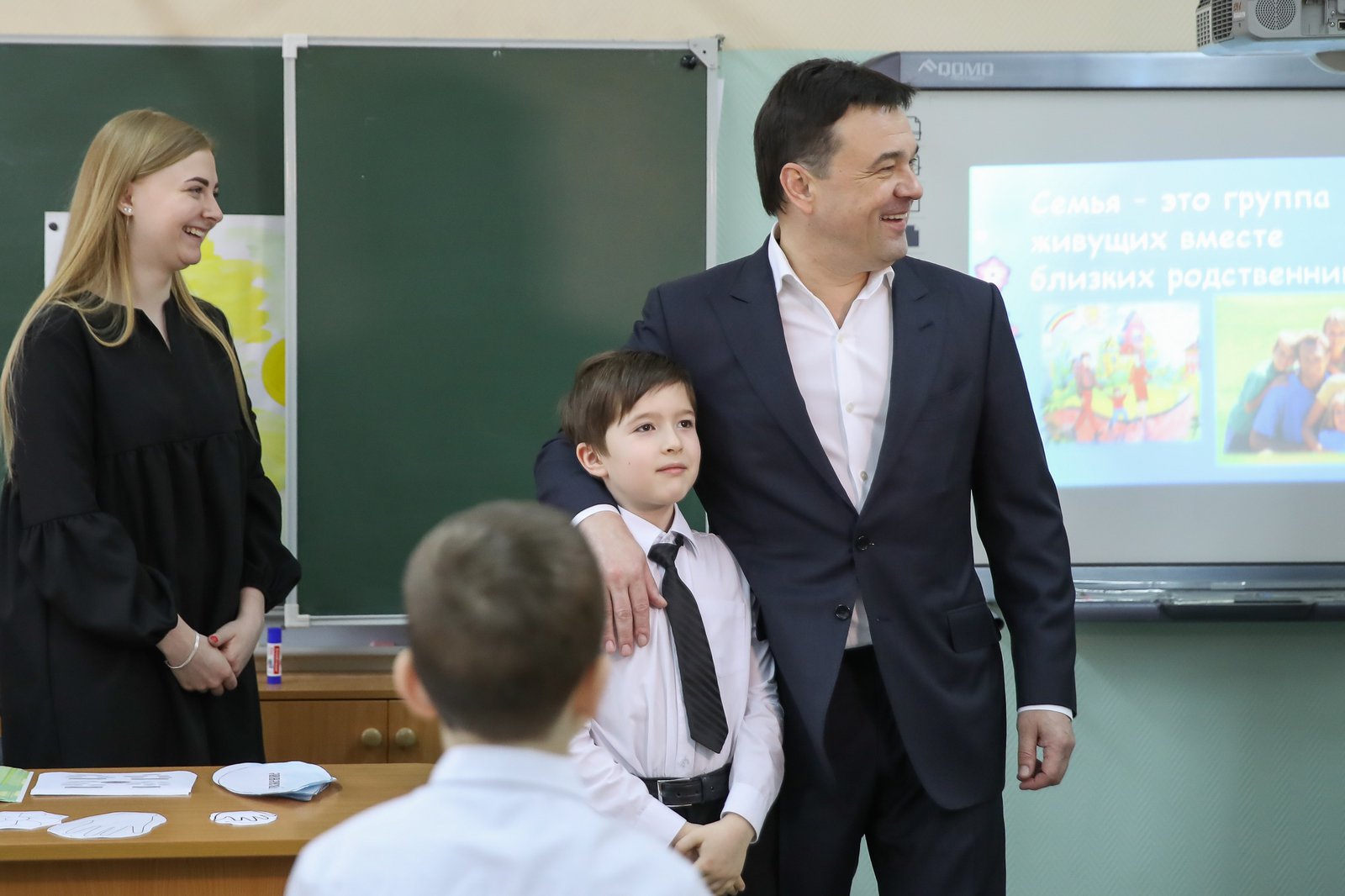 Андрей Воробьев губернатор московской области - Нет — второй смене, да — горячему питанию. Как в Подмосковье развивается система образования