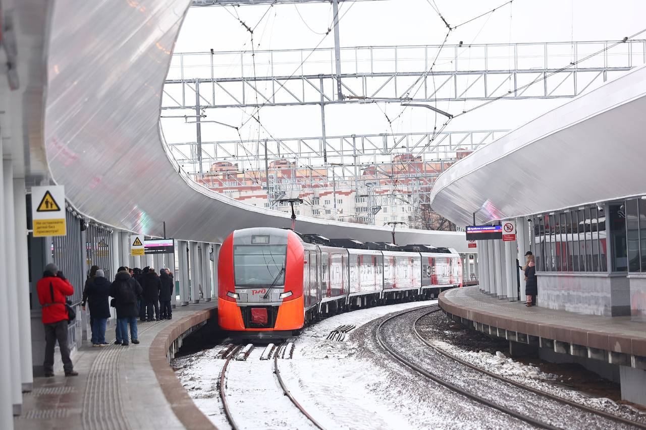 Андрей Воробьев губернатор московской области - Открыли обновленную станцию Лесной городок в Одинцово