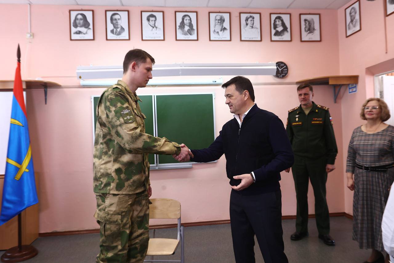 Андрей Воробьев губернатор московской области - Наградили юного бойца медалью «За отвагу»
