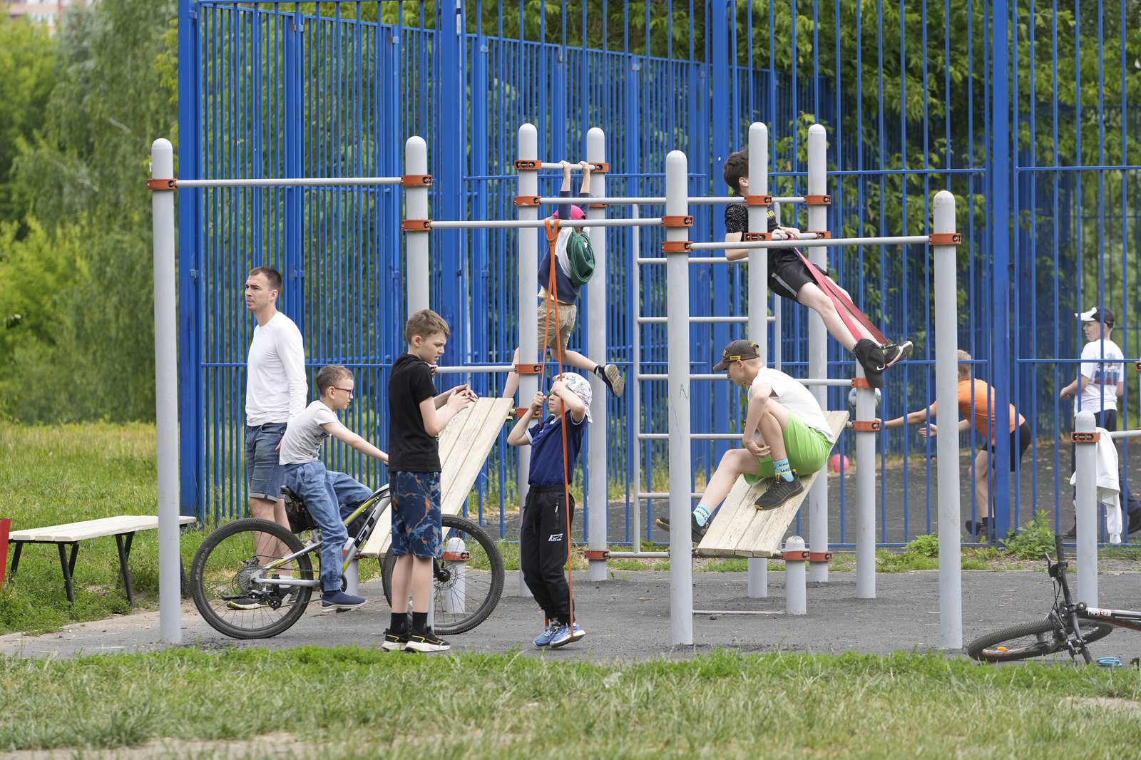 Заехали в парк. Спортивная площадка. Детские площадки. Благоустройство детских площадок. Спортивный парк.