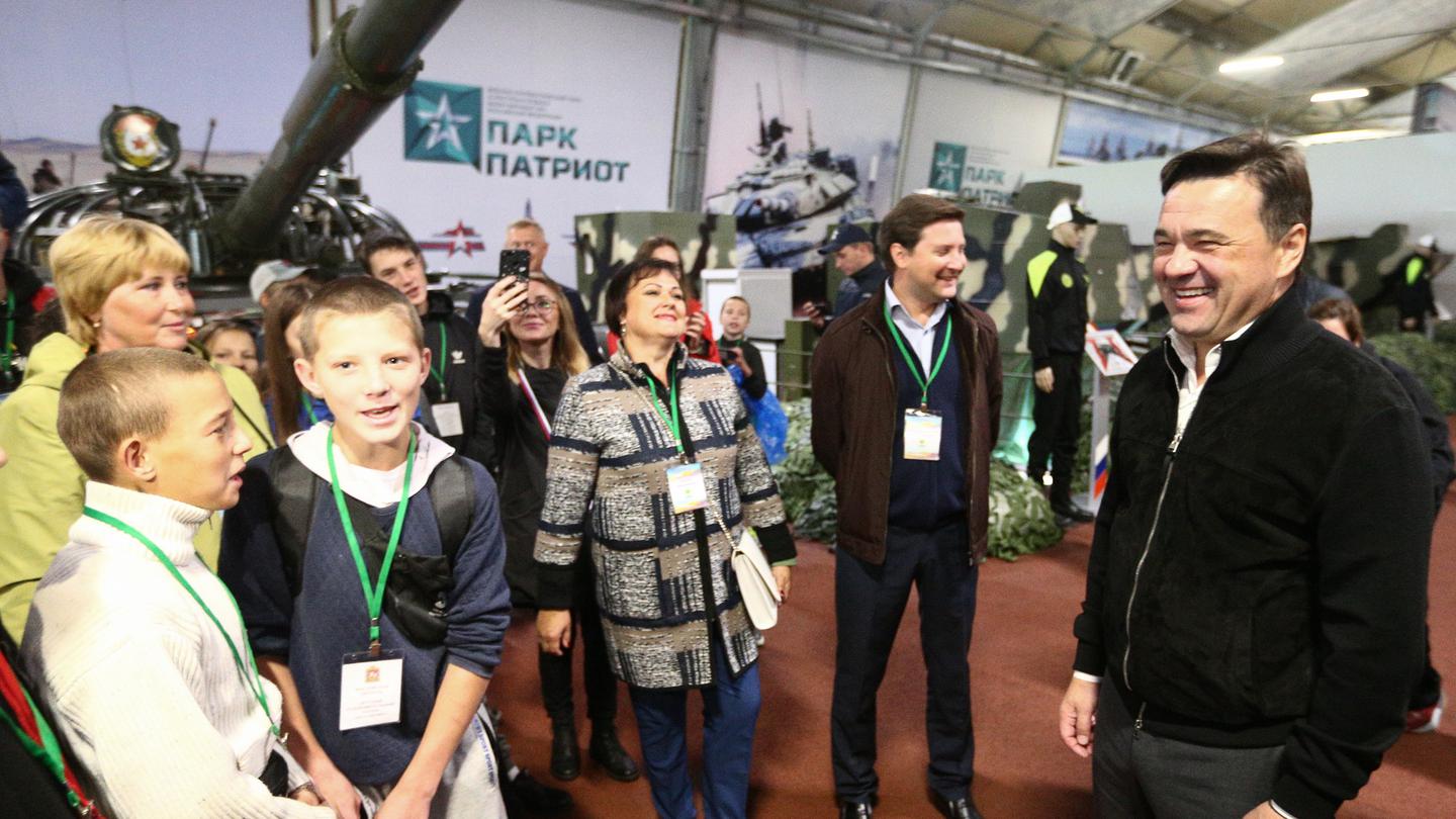 Андрей Воробьев губернатор московской области - Дети из Иркутской области посетили парк «Патриот» Андрей Воробьев губернатор московской области - Дети из Иркутской области посетили парк «Патриот»