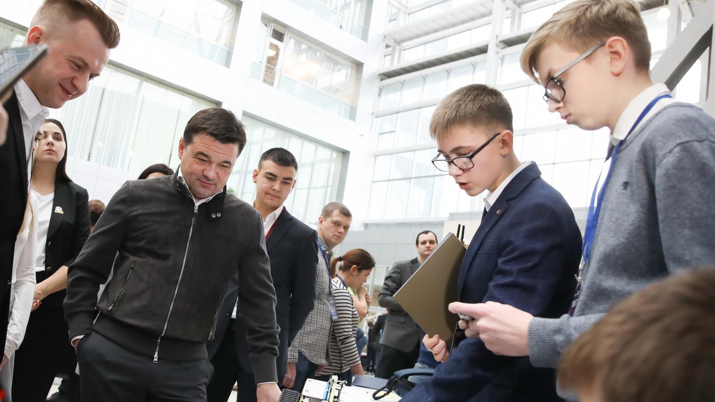 Андрей Воробьев губернатор московской области - Роботы в бой. Кубок губернатора по робототехнике прошел в Подмосковье Андрей Воробьев губернатор московской области - Роботы в бой. Кубок губернатора по робототехнике прошел в Подмосковье